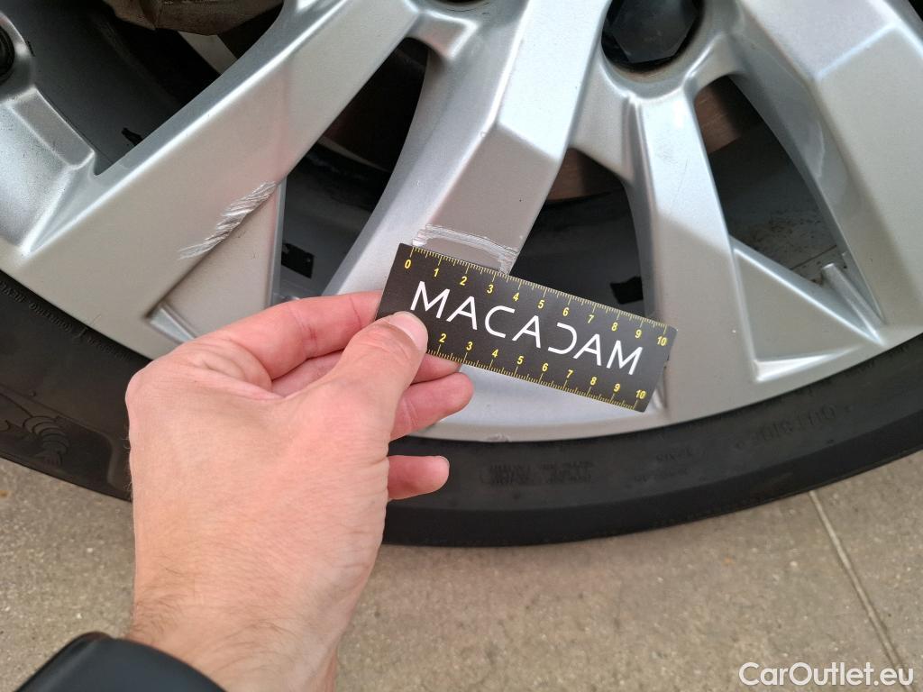  Peugeot  3008  Active Pack 1.2 PureTech 130CV BVA8 E6d #9