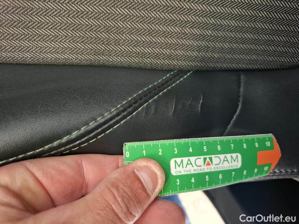  Peugeot  3008  Allure Pack 1.5 HDi 130CV BVA8 E6d #19