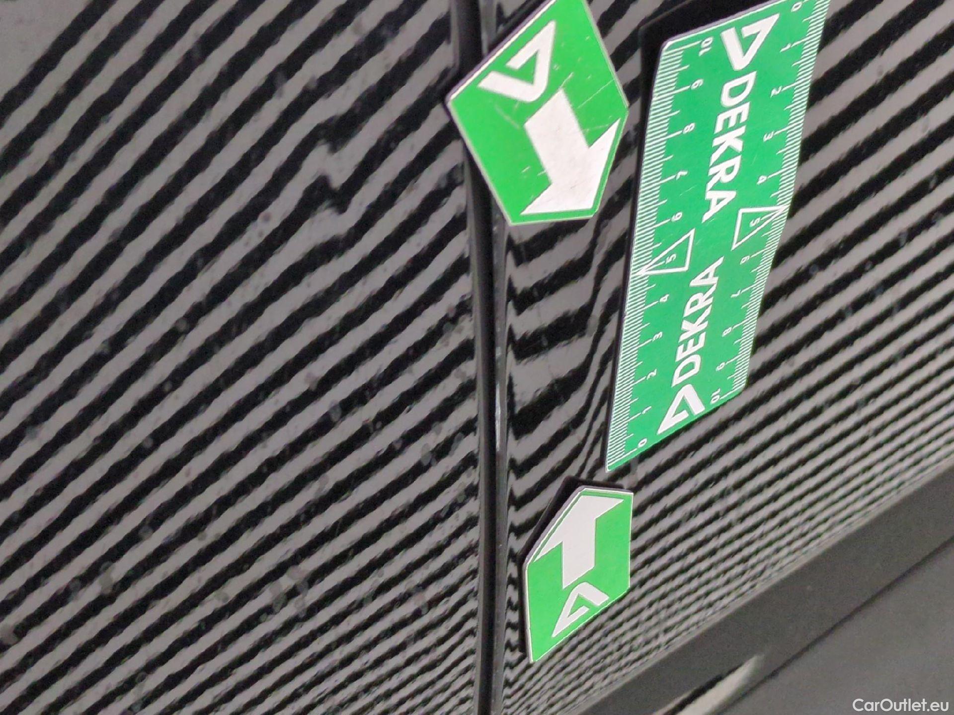  Opel   Grandland X Grandland X Elegance Business 1.5 130CV BVA8 E6d #23