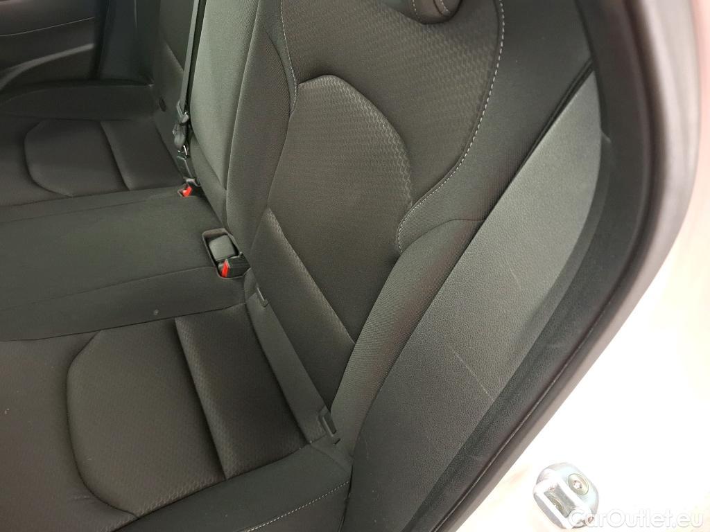  Hyundai  i30 HYUNDAI  / 2016 / 5P / Berline 1.6 CRDI 95 BUSINESS #3