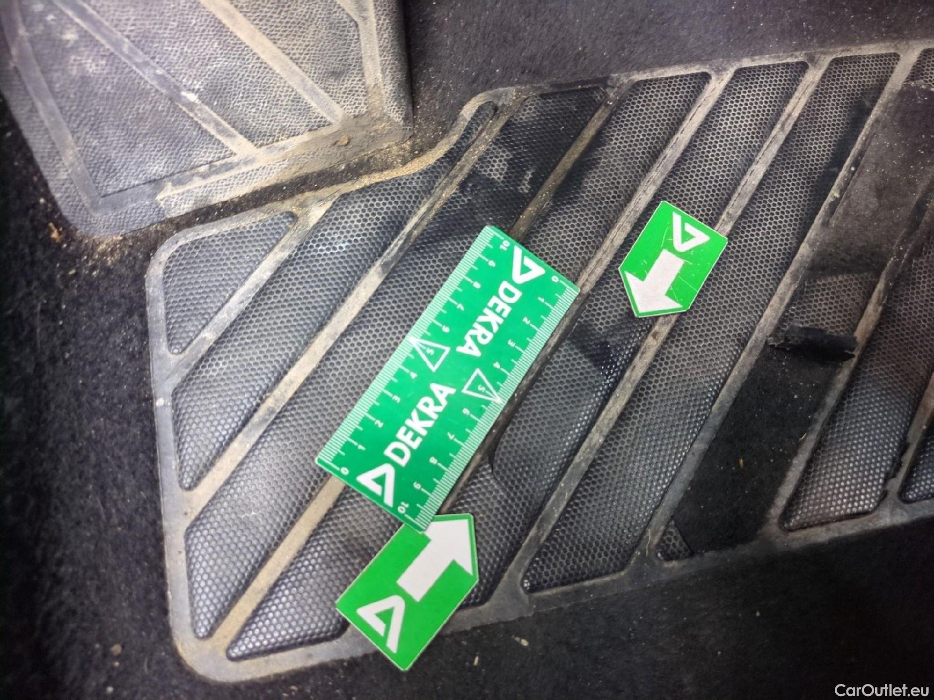  Opel   Grandland X Grandland X Elegance Business 1.5 130CV BVA8 E6d #11