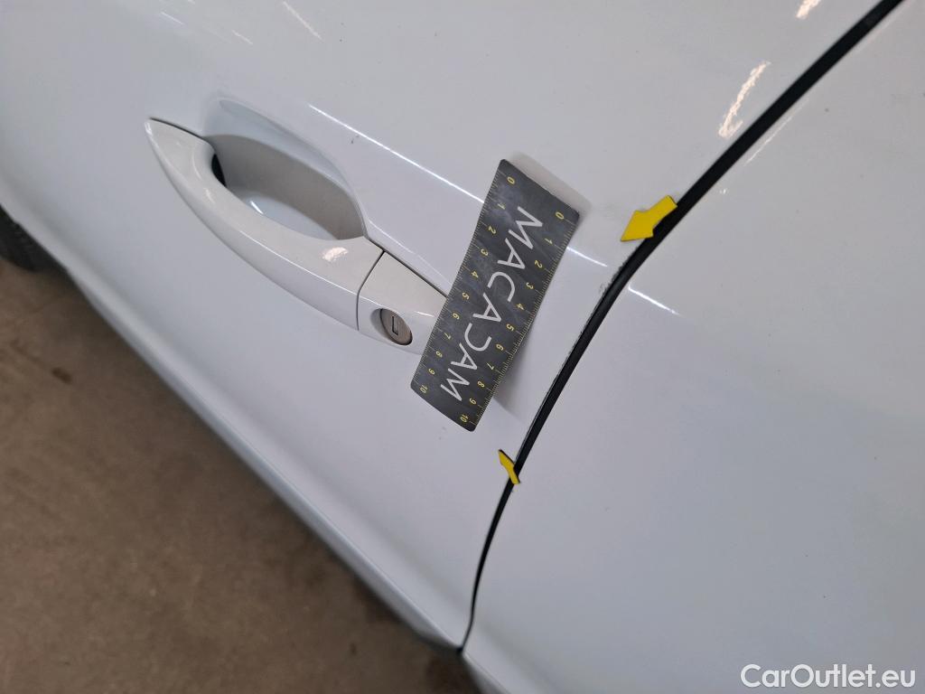  Peugeot  2008  Allure Pack 1.5 HDi 130CV BVA8 E6d #19