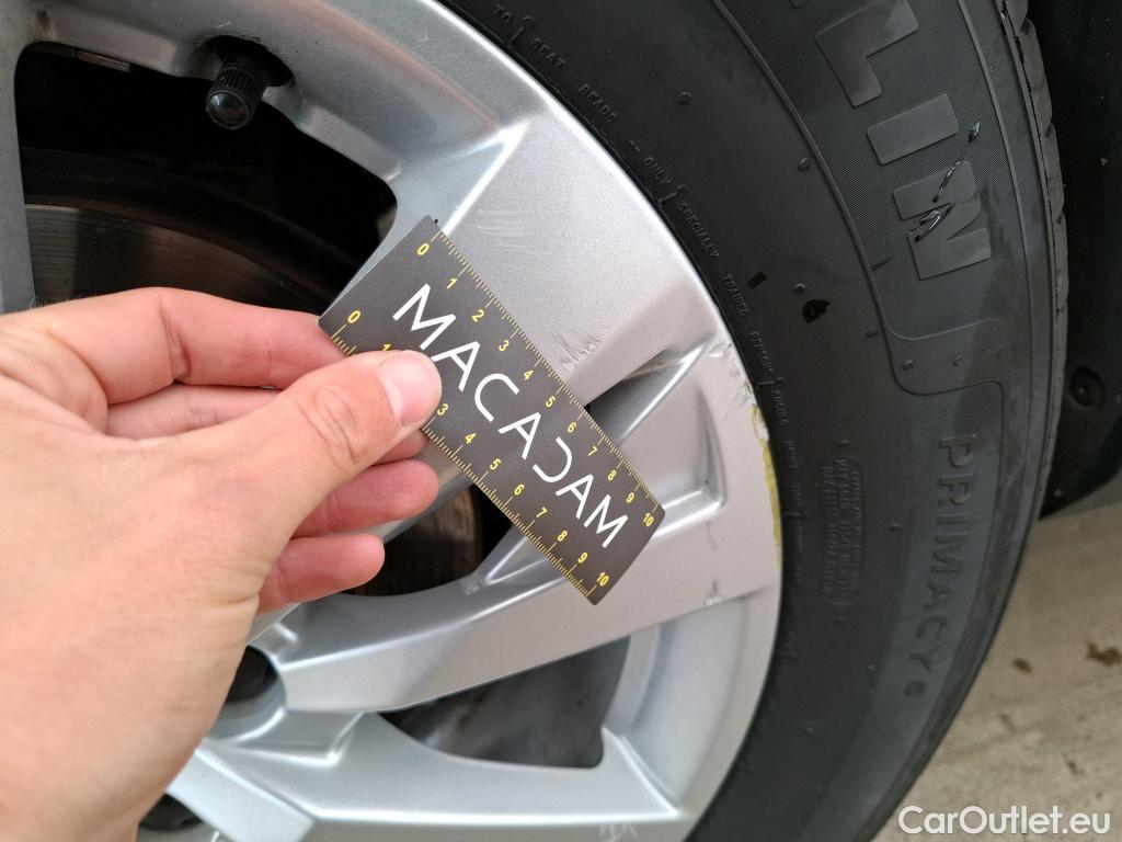  Peugeot  3008  Active Pack 1.2 PureTech 130CV BVA8 E6d #15