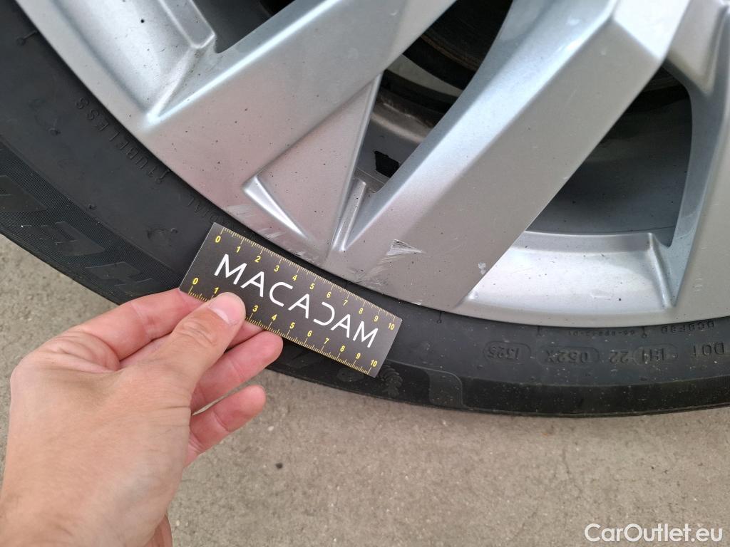  Peugeot  3008  Active Pack 1.2 PureTech 130CV BVA8 E6d #18