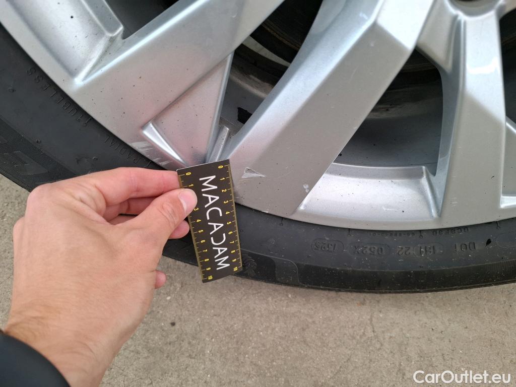  Peugeot  3008  Active Pack 1.2 PureTech 130CV BVA8 E6d #19