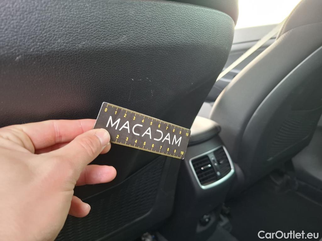  Hyundai  Tucson HYUNDAI  / 2018 / 5P / SUV 1.6 CRDI 115 HYBRID 48V CREATIVE #24