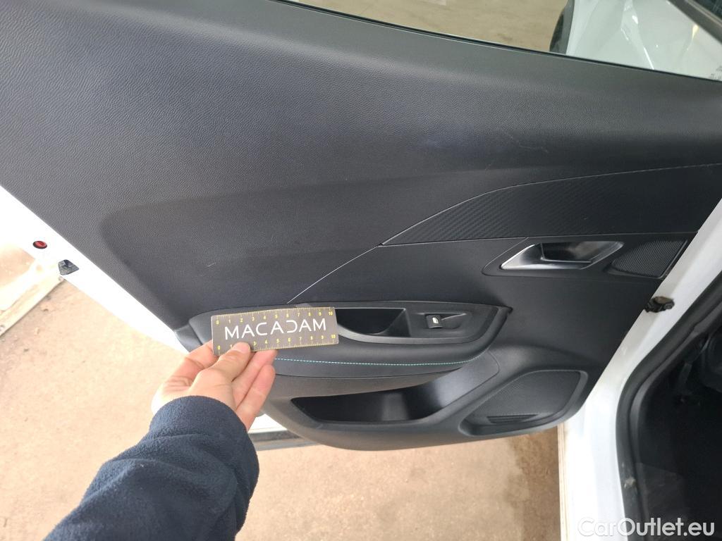  Peugeot  2008  Allure Pack 1.5 HDi 130CV BVA8 E6d #1