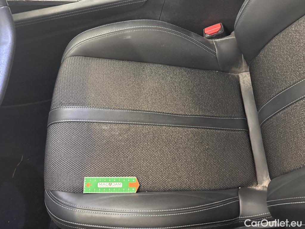  Peugeot  308 PEUGEOT  SW / 2021 / 5P / Break PureTech 130 S&S EAT 8 ALLURE #57