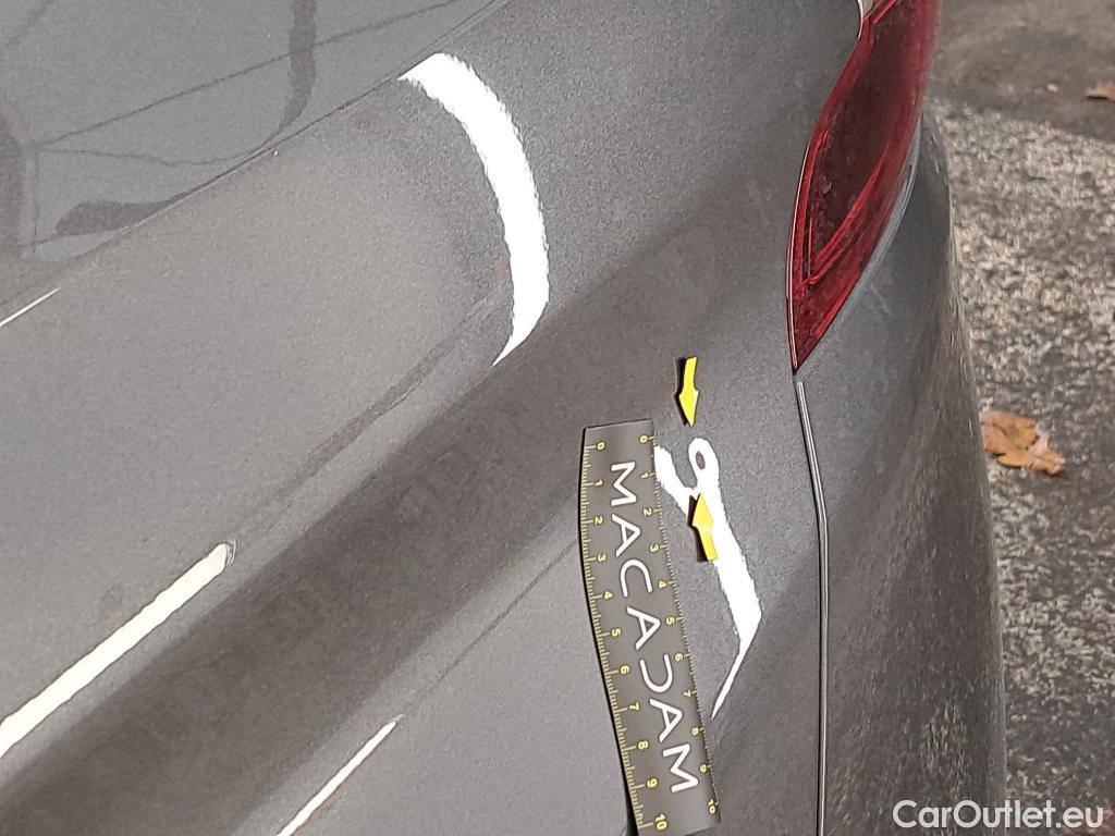  Peugeot  308 PEUGEOT  / 2017 / 5P / Berline Puretech 130 S&S EAT8 Allure #4