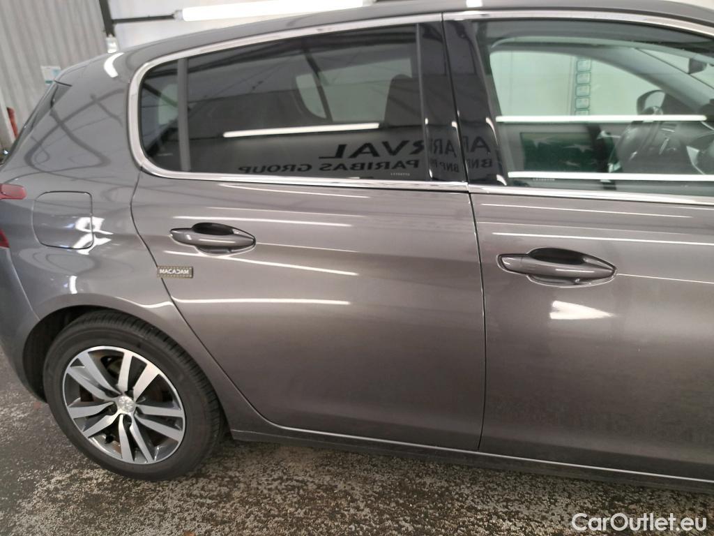  Peugeot  308 PEUGEOT  / 2017 / 5P / Berline Puretech 130 S&S EAT8 Allure #13