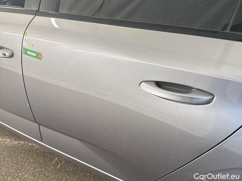  Peugeot  308 PEUGEOT  SW / 2021 / 5P / Break PureTech 130 S&S EAT 8 ALLURE #47