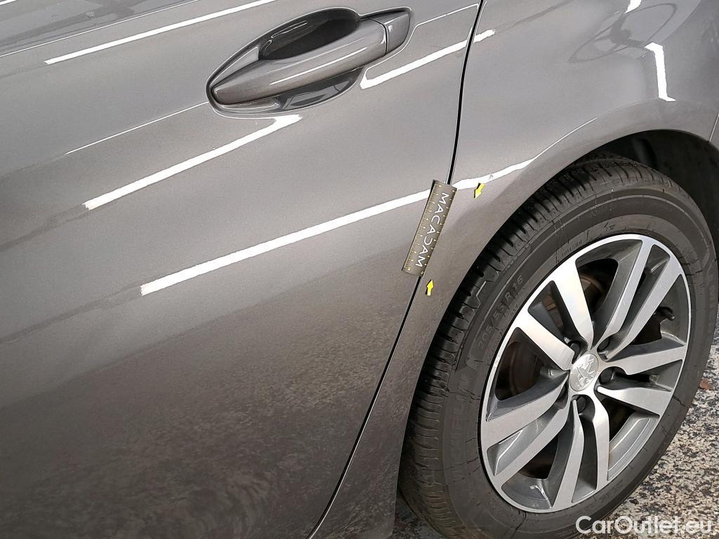  Peugeot  308 PEUGEOT  / 2017 / 5P / Berline Puretech 130 S&S EAT8 Allure #1