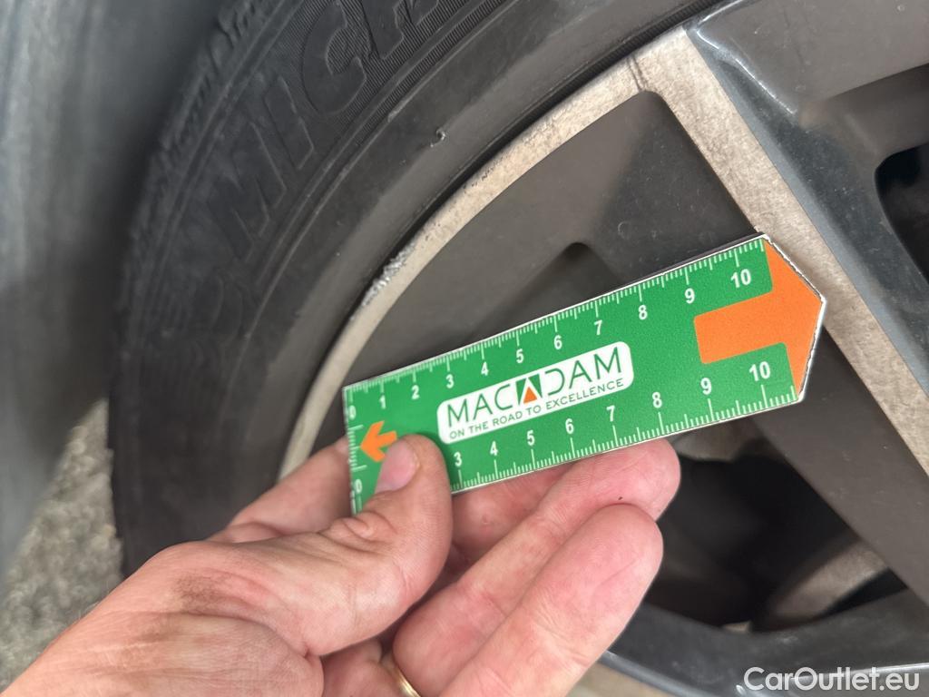  Peugeot  308 PEUGEOT  SW / 2021 / 5P / Break PureTech 130 S&S EAT 8 ALLURE #36