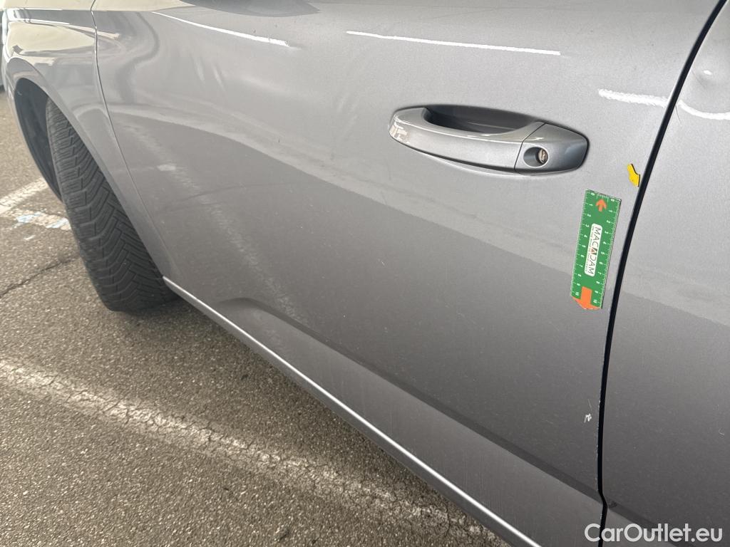  Peugeot  308 PEUGEOT  SW / 2021 / 5P / Break PureTech 130 S&S EAT 8 ALLURE #21