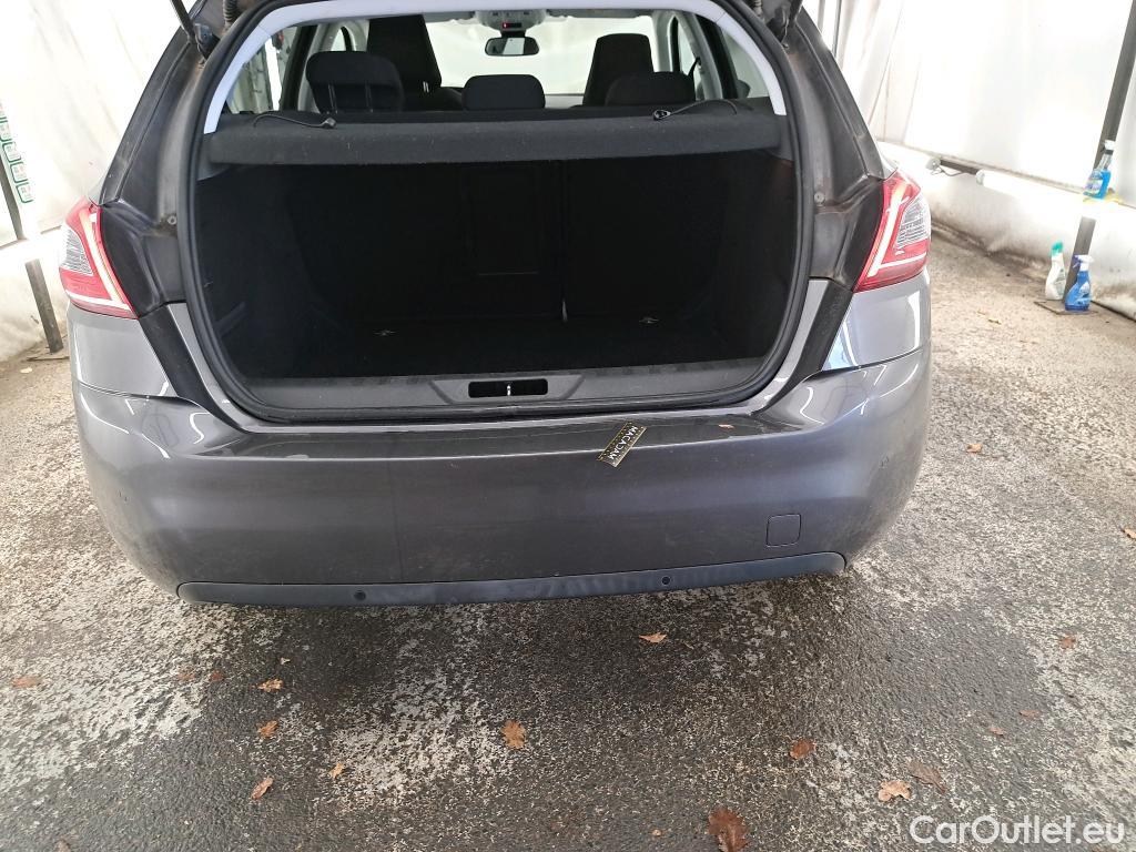  Peugeot  308 PEUGEOT  / 2017 / 5P / Berline Puretech 130 S&S EAT8 Allure #17