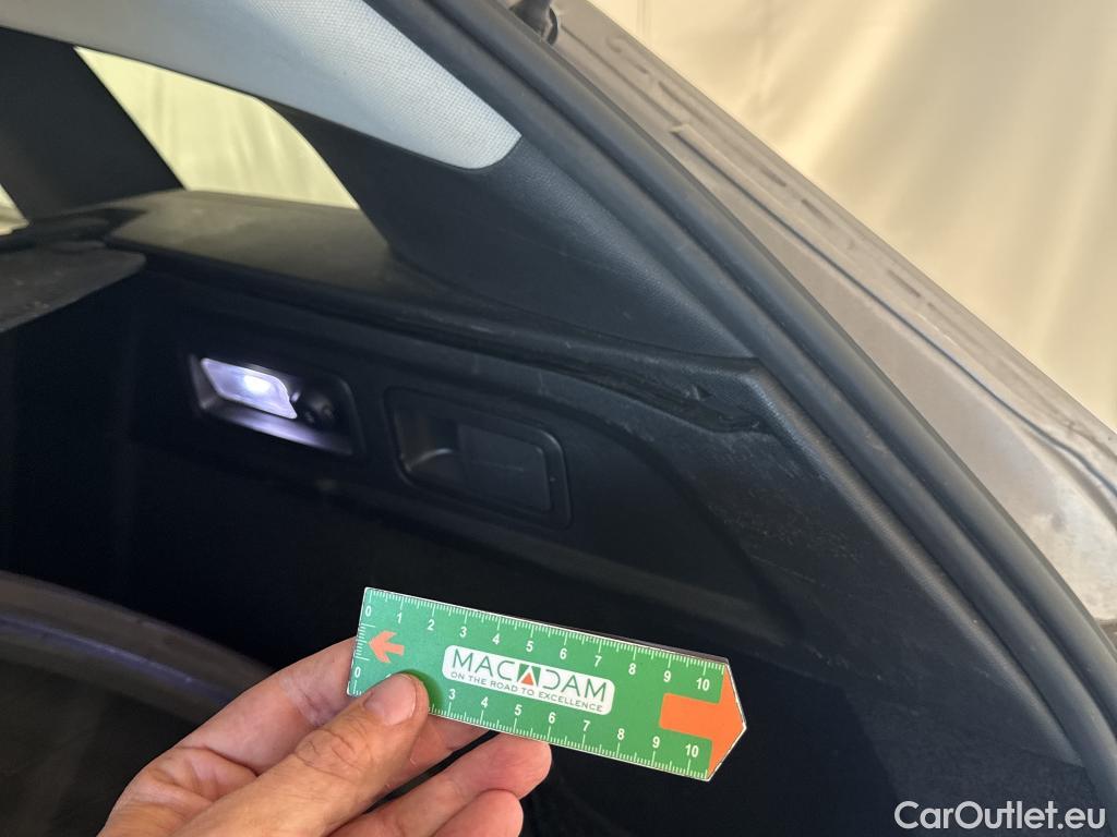  Peugeot  308 PEUGEOT  SW / 2021 / 5P / Break PureTech 130 S&S EAT 8 ALLURE #43