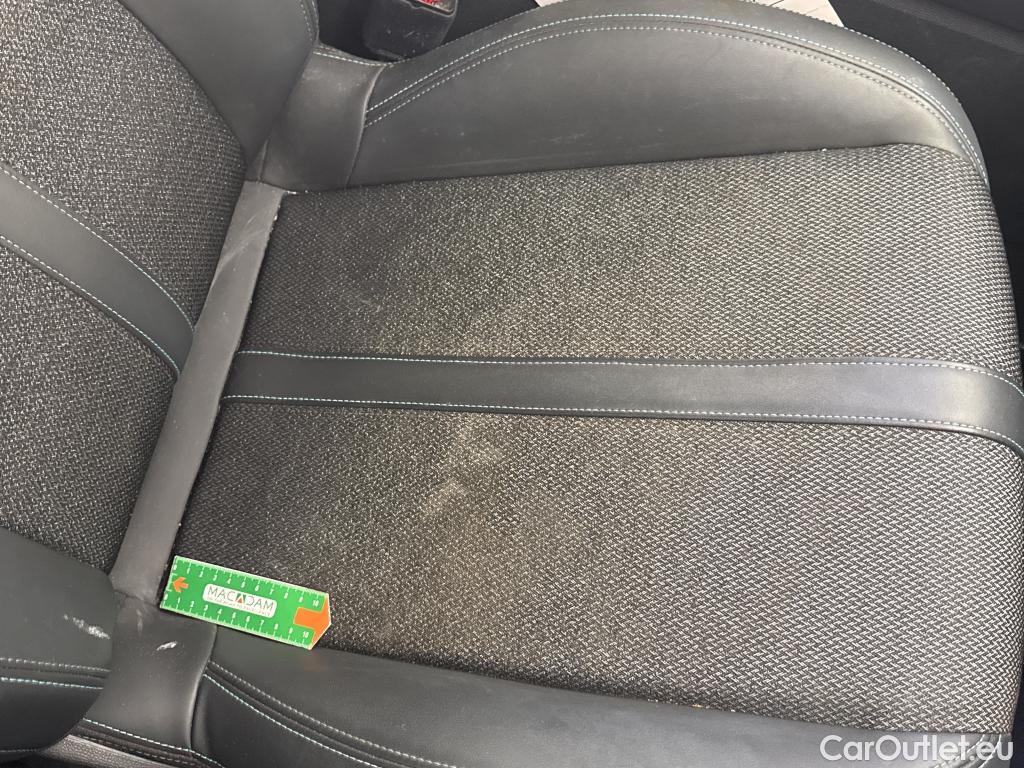  Peugeot  308 PEUGEOT  SW / 2021 / 5P / Break PureTech 130 S&S EAT 8 ALLURE #56