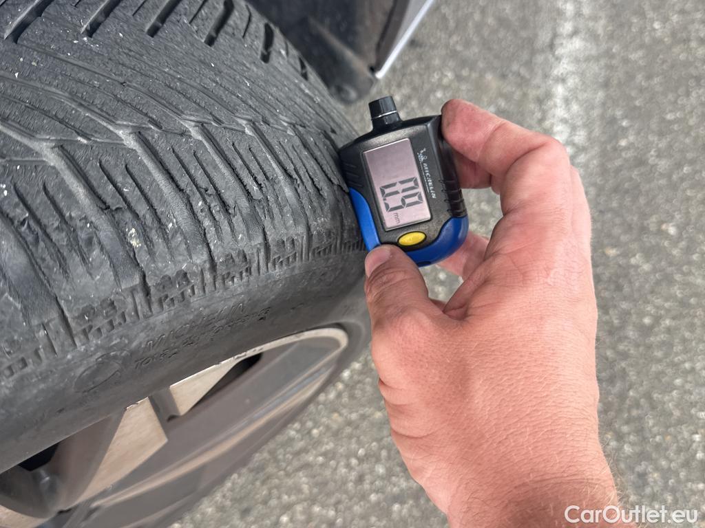  Peugeot  308 PEUGEOT  SW / 2021 / 5P / Break PureTech 130 S&S EAT 8 ALLURE #32