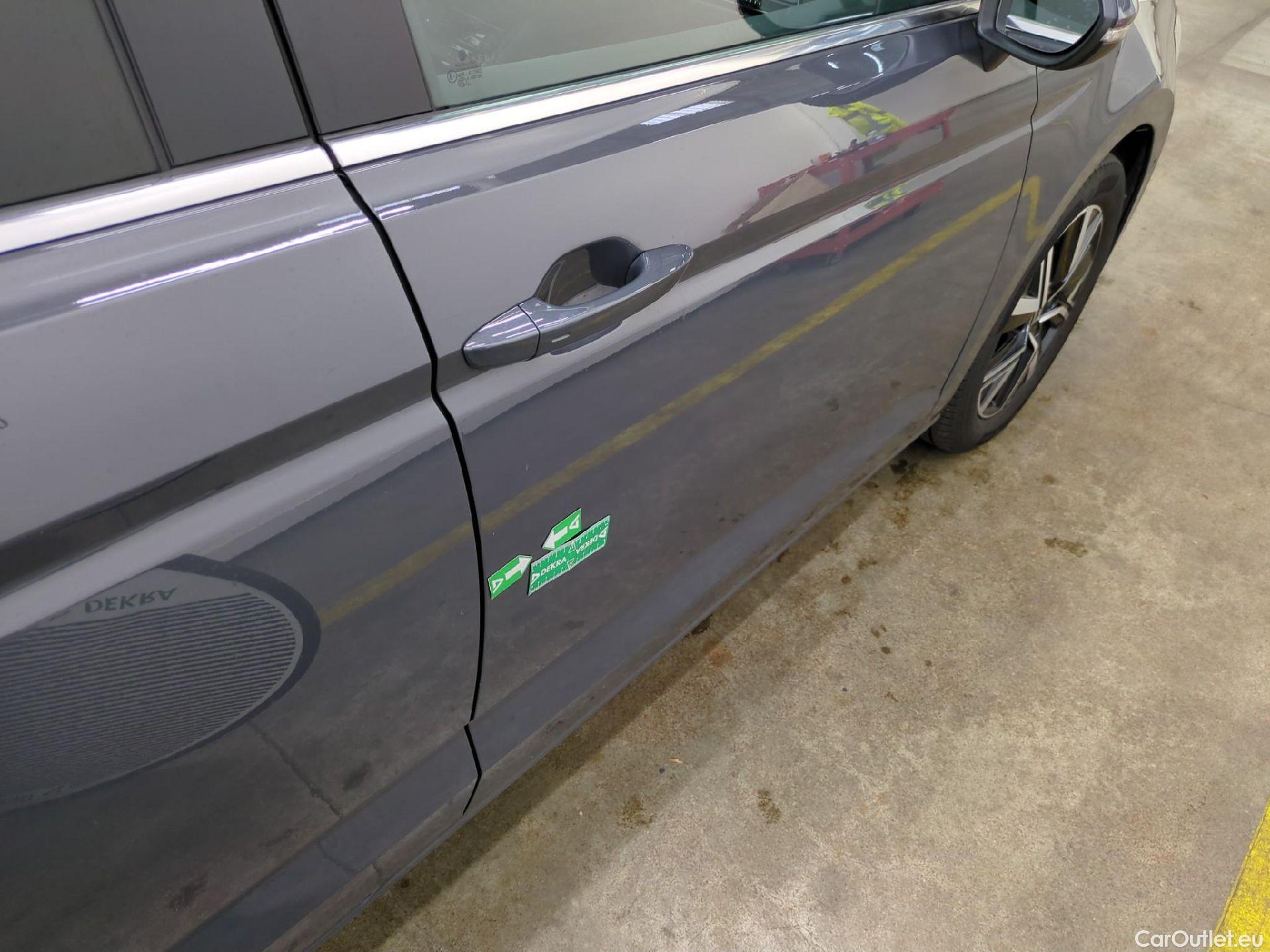  Volkswagen  Touran  Style 1.5 TSI 150CV BVA7 E6d #19