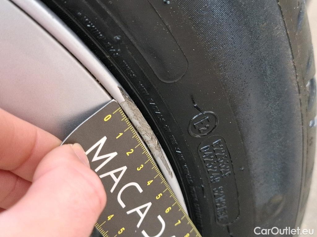  Tesla  Model Y TESLA  / 2021 / 5P / SUV RWD #19