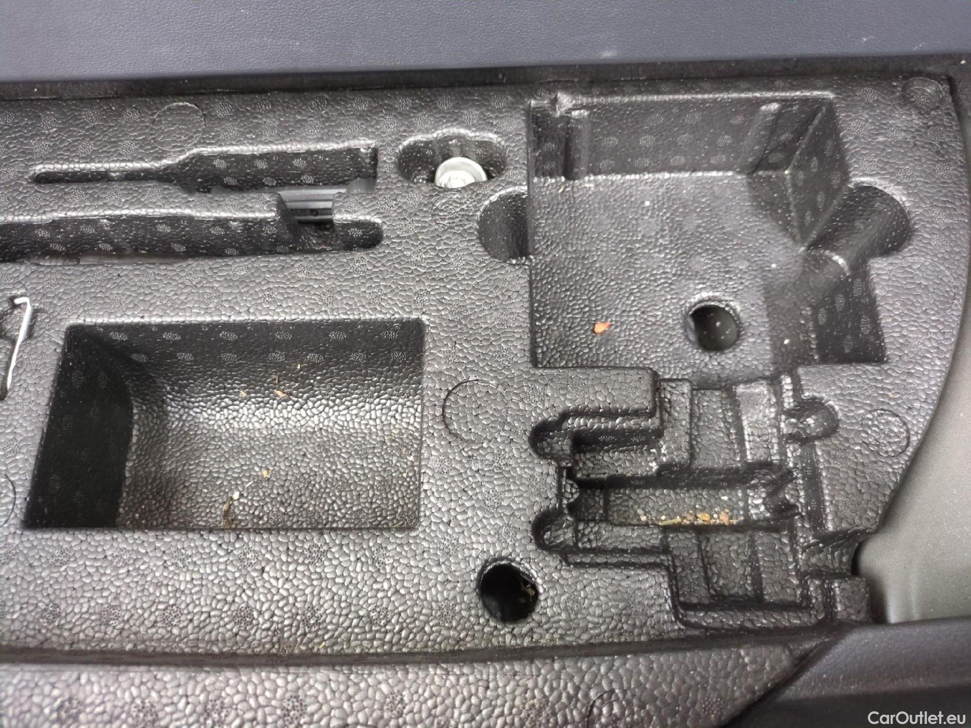  Volkswagen  Touran  Style 1.5 TSI 150CV BVA7 E6d #5