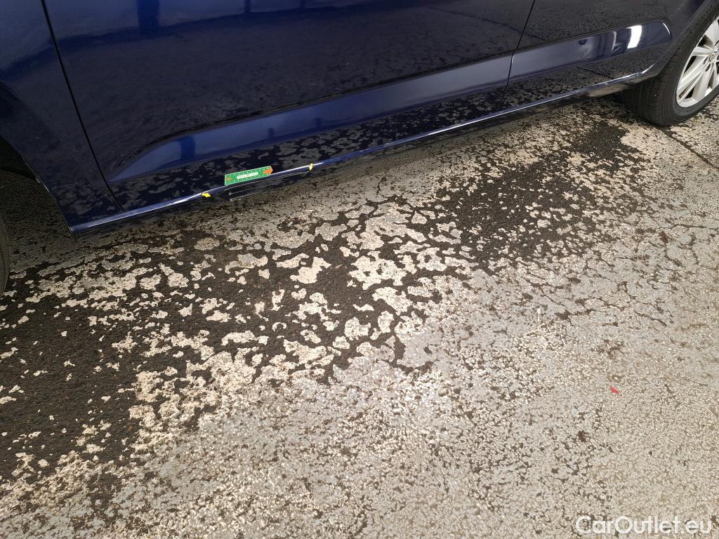  Volkswagen  Touran  Lounge Business BMT/Start-Stopp 2.0 TDI 115CV BVA7 E6dT #11