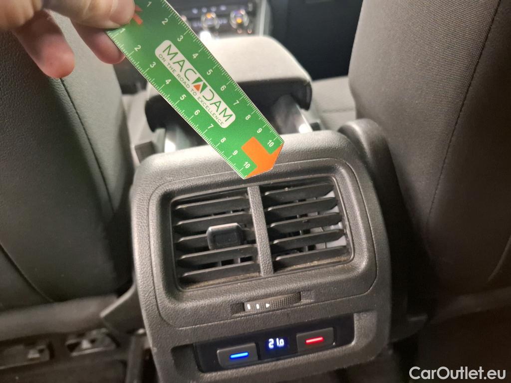  Volkswagen  Touran  Lounge Business BMT/Start-Stopp 2.0 TDI 115CV BVA7 E6dT #37