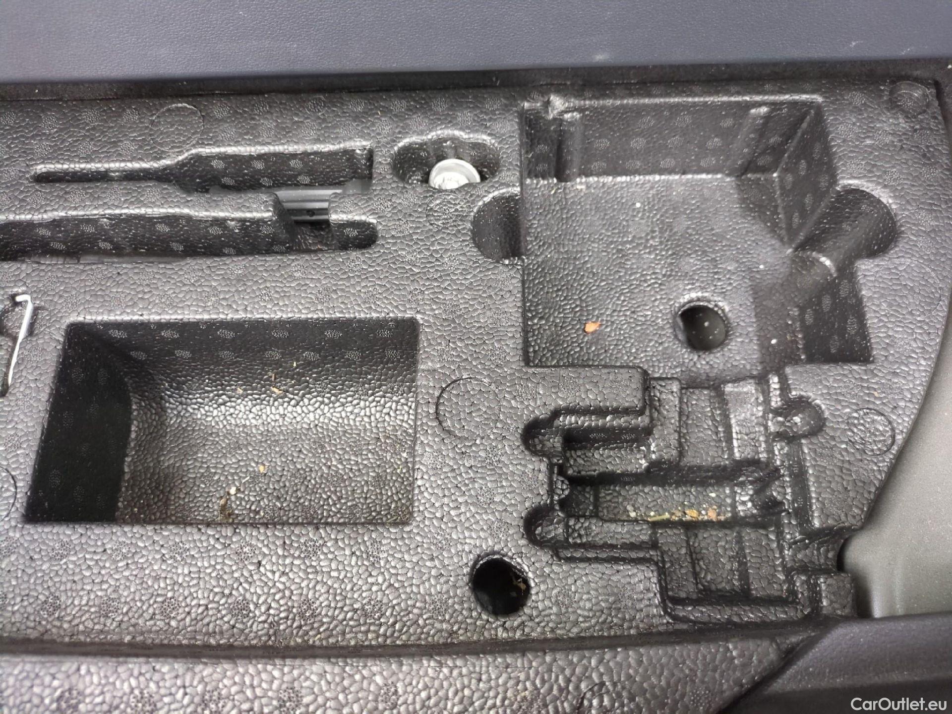  Volkswagen  Touran  Style 1.5 TSI 150CV BVA7 E6d #6