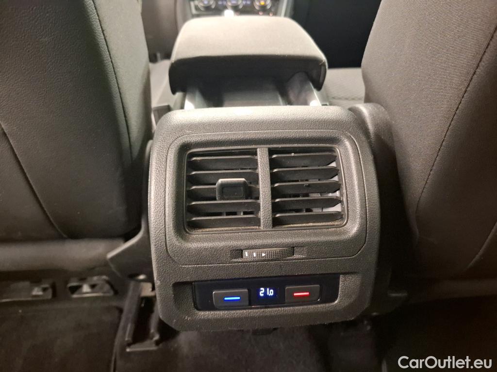  Volkswagen  Touran  Lounge Business BMT/Start-Stopp 2.0 TDI 115CV BVA7 E6dT #36