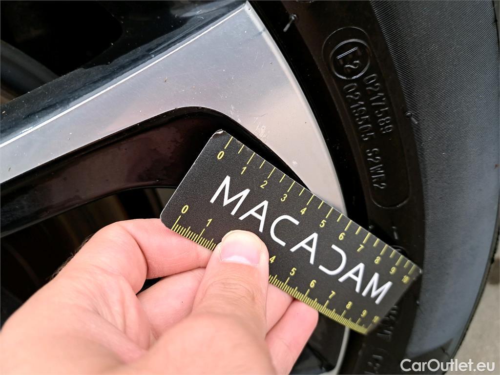  Toyota  C-HR  5p SUV 1.8 HYBRIDE 122 GRAPHIC
 #72