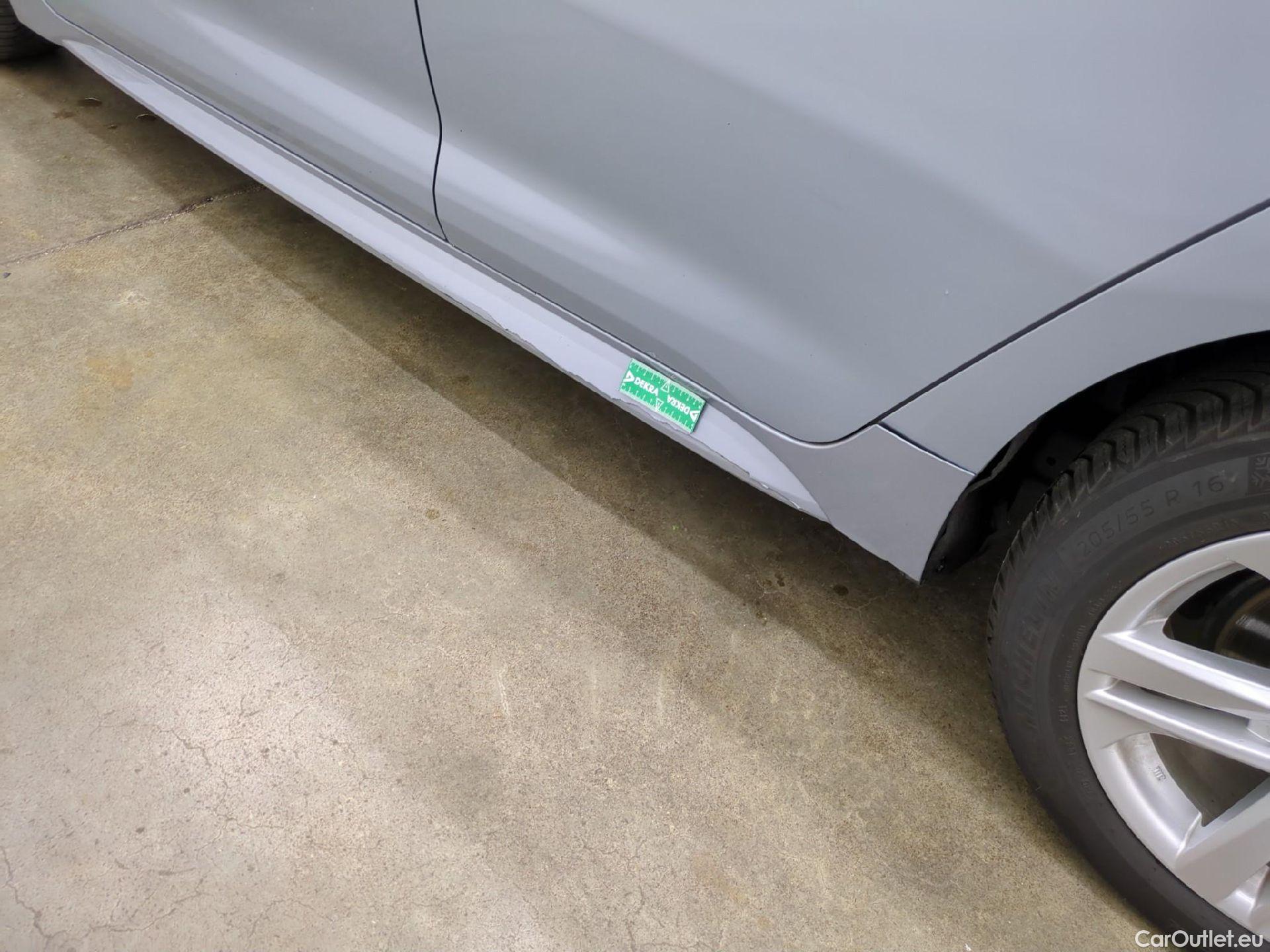  Toyota  Corolla TOYOTA  / 2018 / 5P / Berline Hybride 122h Dynamic Business Beyond Zer #22