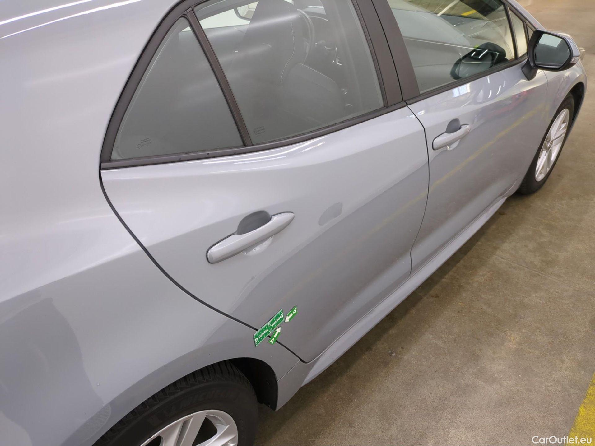  Toyota  Corolla TOYOTA  / 2018 / 5P / Berline Hybride 122h Dynamic Business Beyond Zer #12