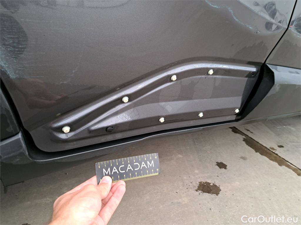  Toyota  C-HR  5p SUV 1.8 HYBRIDE 122 GRAPHIC
 #26