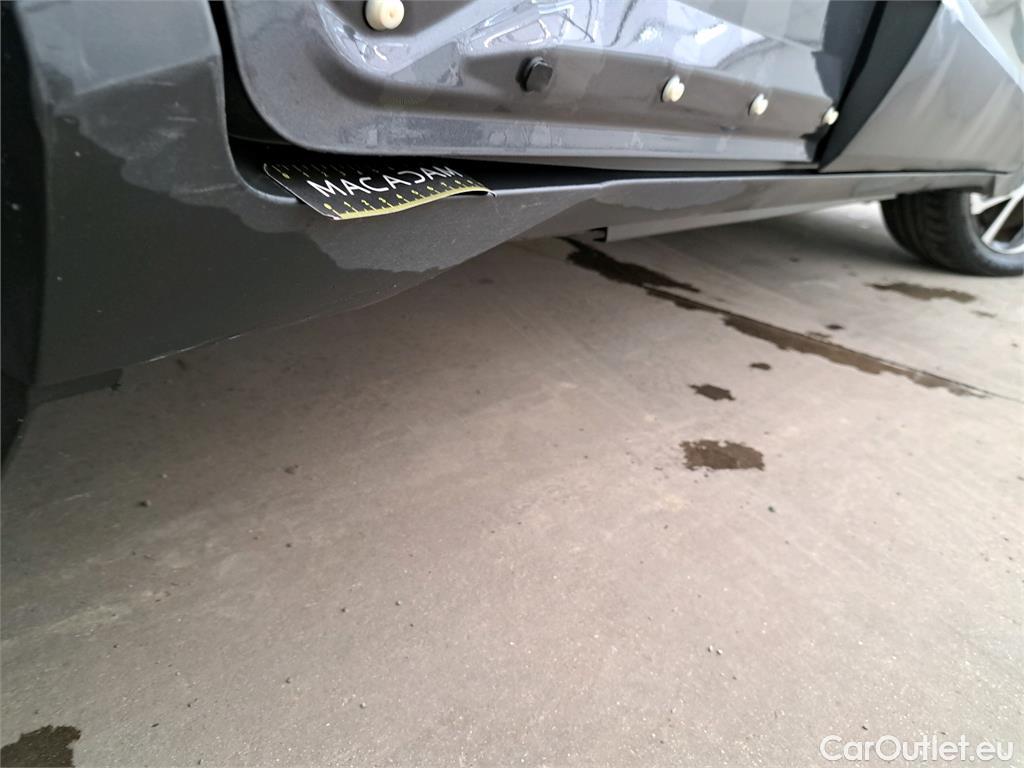  Toyota  C-HR  5p SUV 1.8 HYBRIDE 122 GRAPHIC
 #62