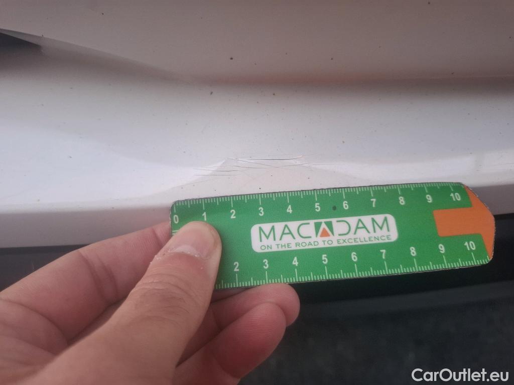  Toyota  C-HR TOYOTA  / 2016 / 5P / SUV 1.8 HYBRIDE 122 DYNAMIC BUSINESS #2