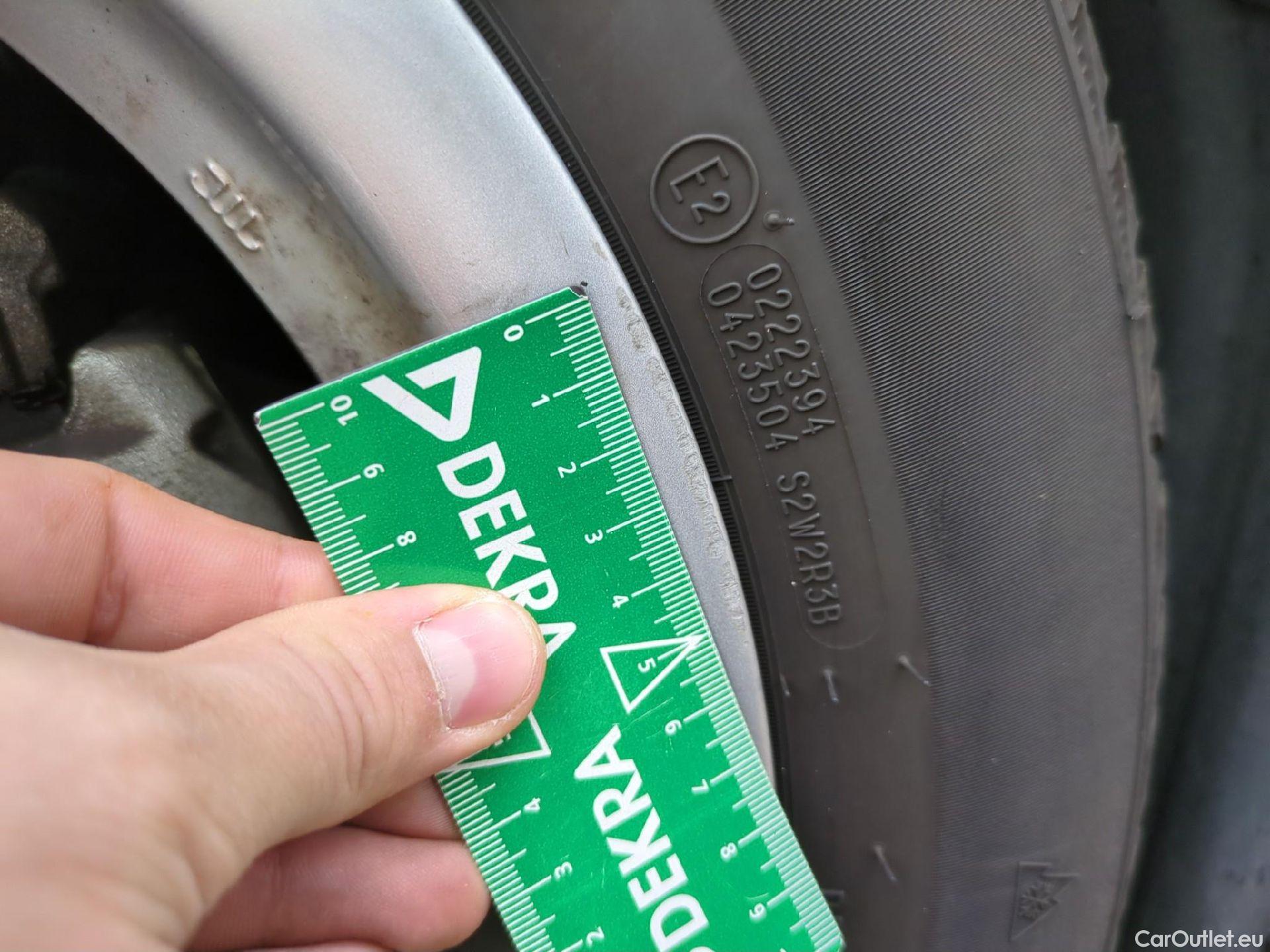  Toyota  Corolla TOYOTA  / 2018 / 5P / Berline Hybride 122h Dynamic Business Beyond Zer #4