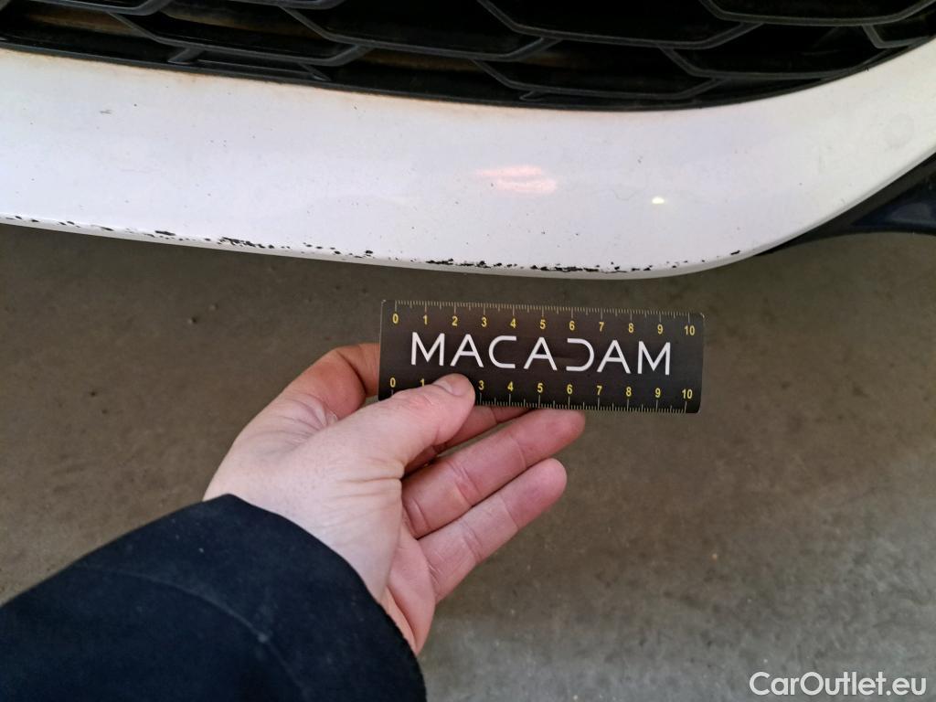  Toyota  Corolla TOYOTA  2018 5P Berline Hybride 122h Dynamic Business Supp Lomb #2