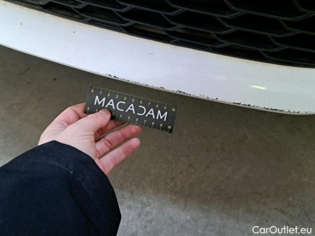  Toyota  Corolla TOYOTA  2018 5P Berline Hybride 122h Dynamic Business Supp Lomb #3