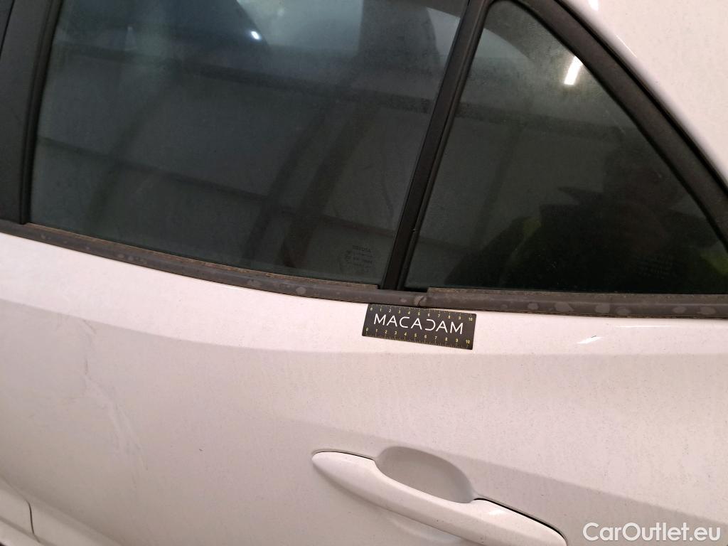  Toyota  Corolla TOYOTA  2018 5P Berline Hybride 122h Dynamic Business Supp Lomb #6