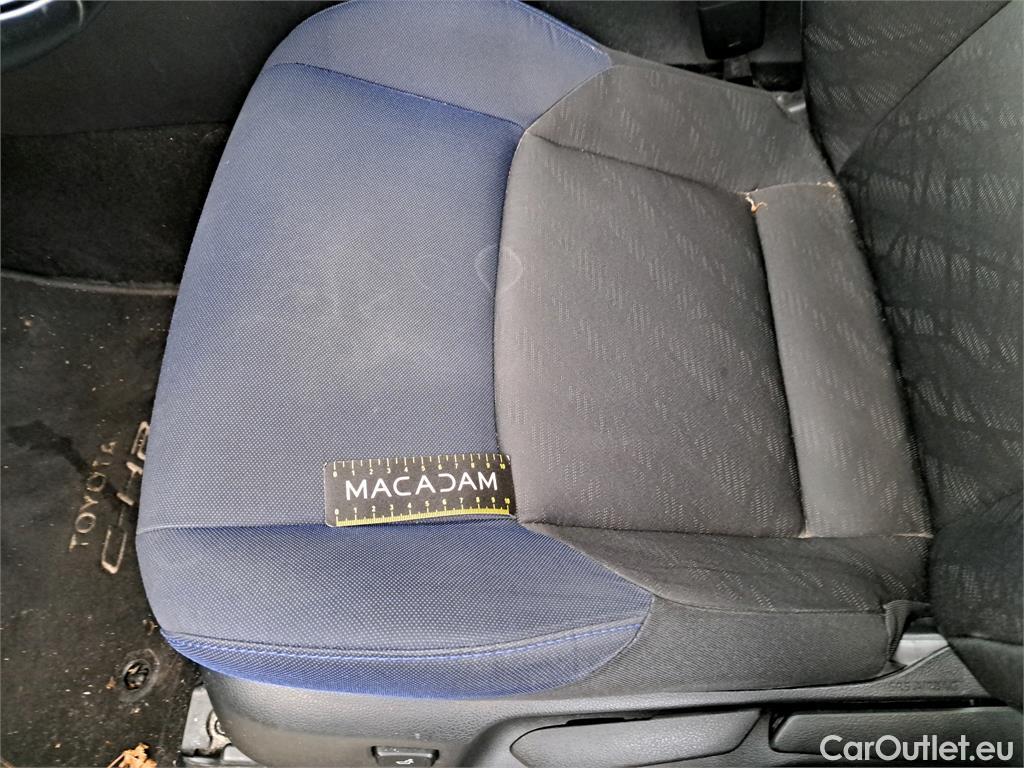  Toyota  C-HR  5p SUV 1.8 HYBRIDE 122 GRAPHIC
 #38