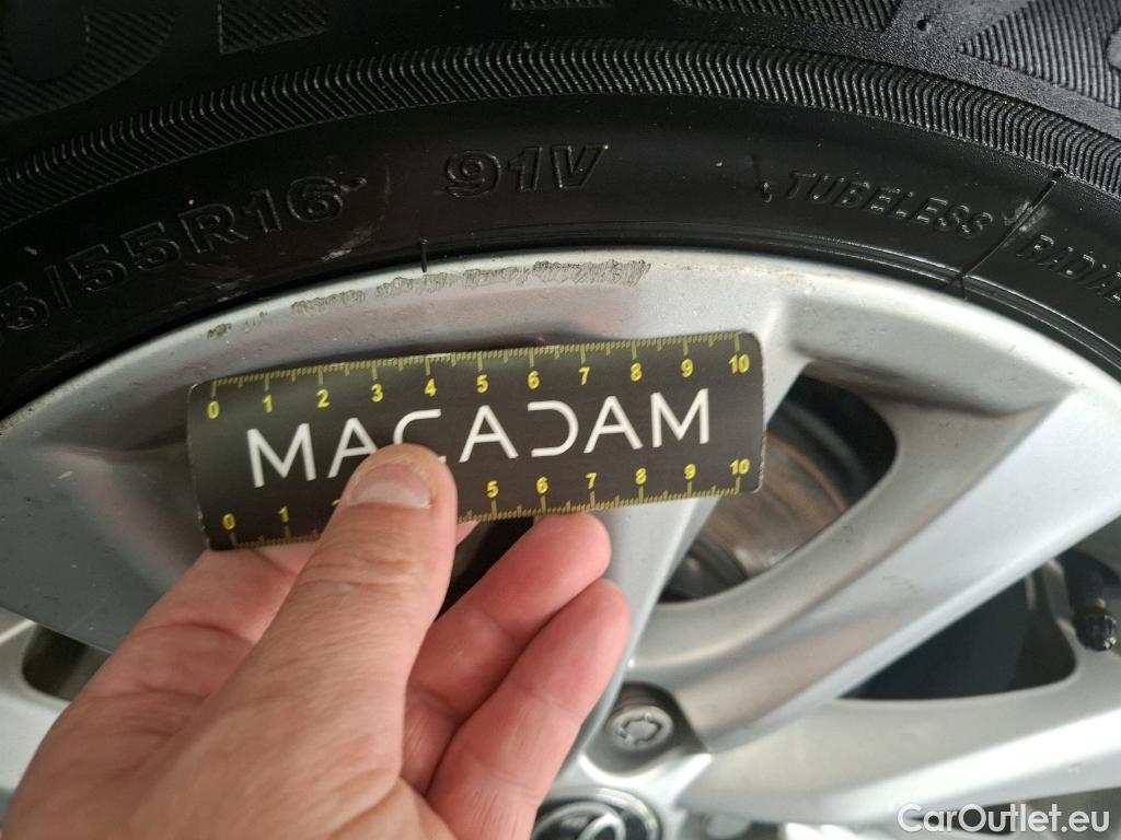  Toyota  Corolla TOYOTA  Touring Sports / 2022 / 5P / Break Hybride 140h Dynamic Business Beyond Zer #26