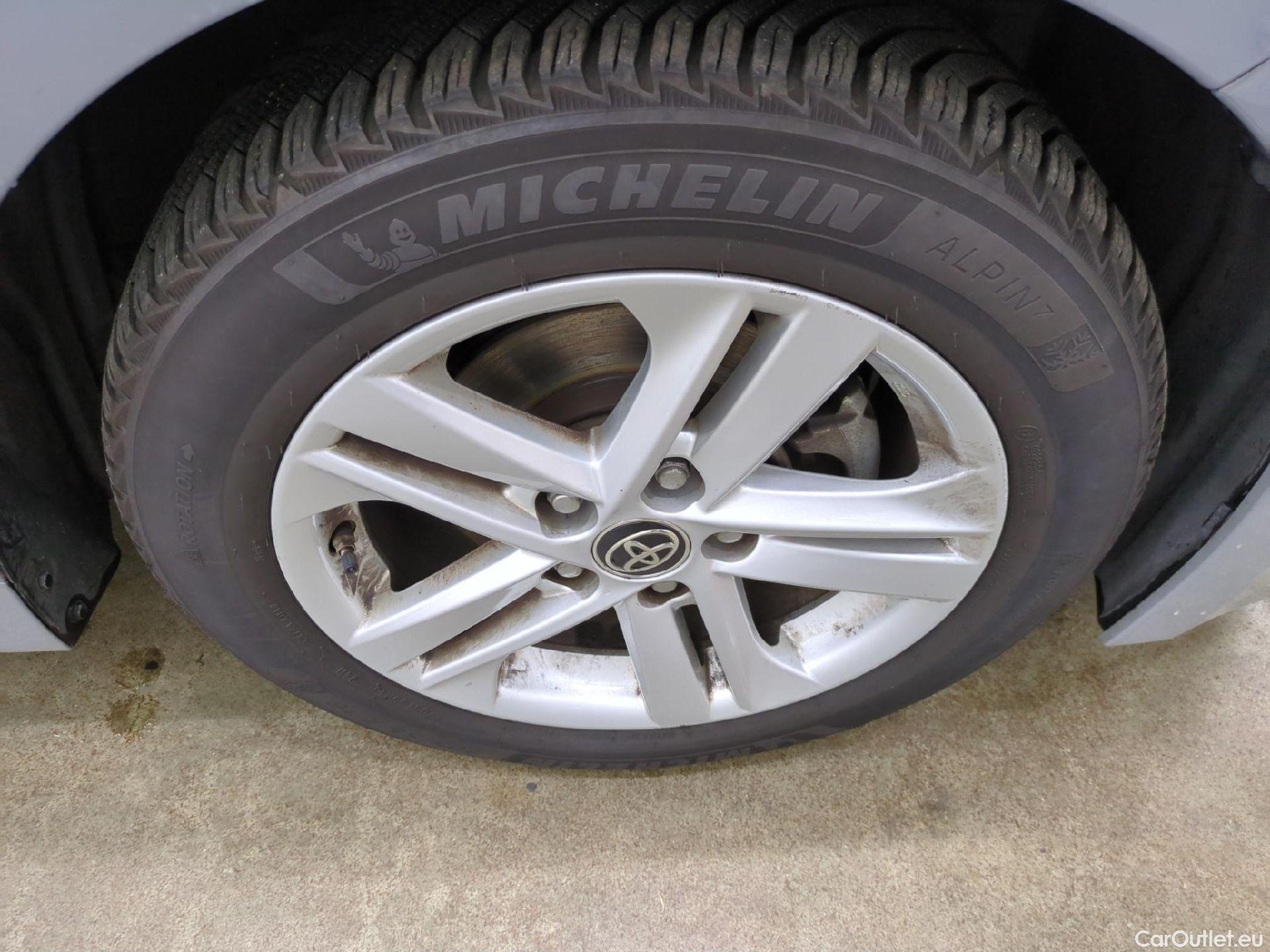  Toyota  Corolla TOYOTA  / 2018 / 5P / Berline Hybride 122h Dynamic Business Beyond Zer #1