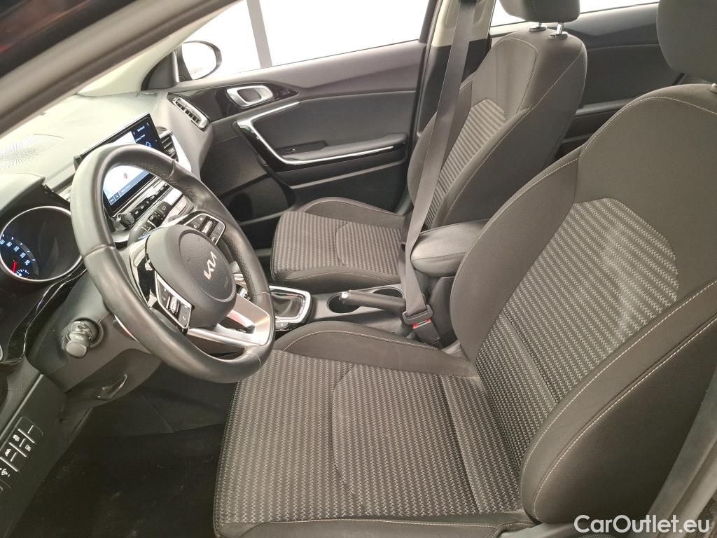  KIA  Cee'd Ceed Sportswagon Active 1.5 T-GDI 160CV BVA7 E6d #15