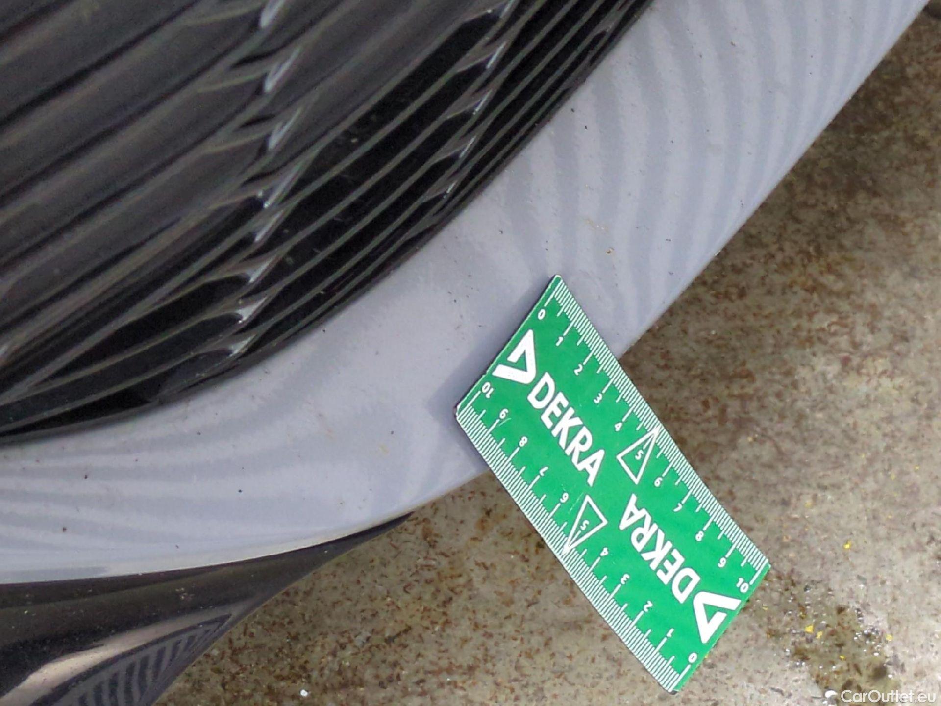  Toyota  Corolla TOYOTA  / 2018 / 5P / Berline Hybride 122h Dynamic Business Beyond Zer #19