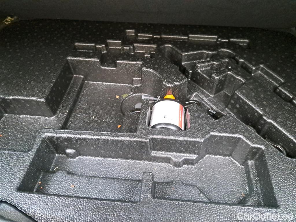  Toyota  C-HR  5p SUV 1.8 HYBRIDE 122 GRAPHIC
 #33