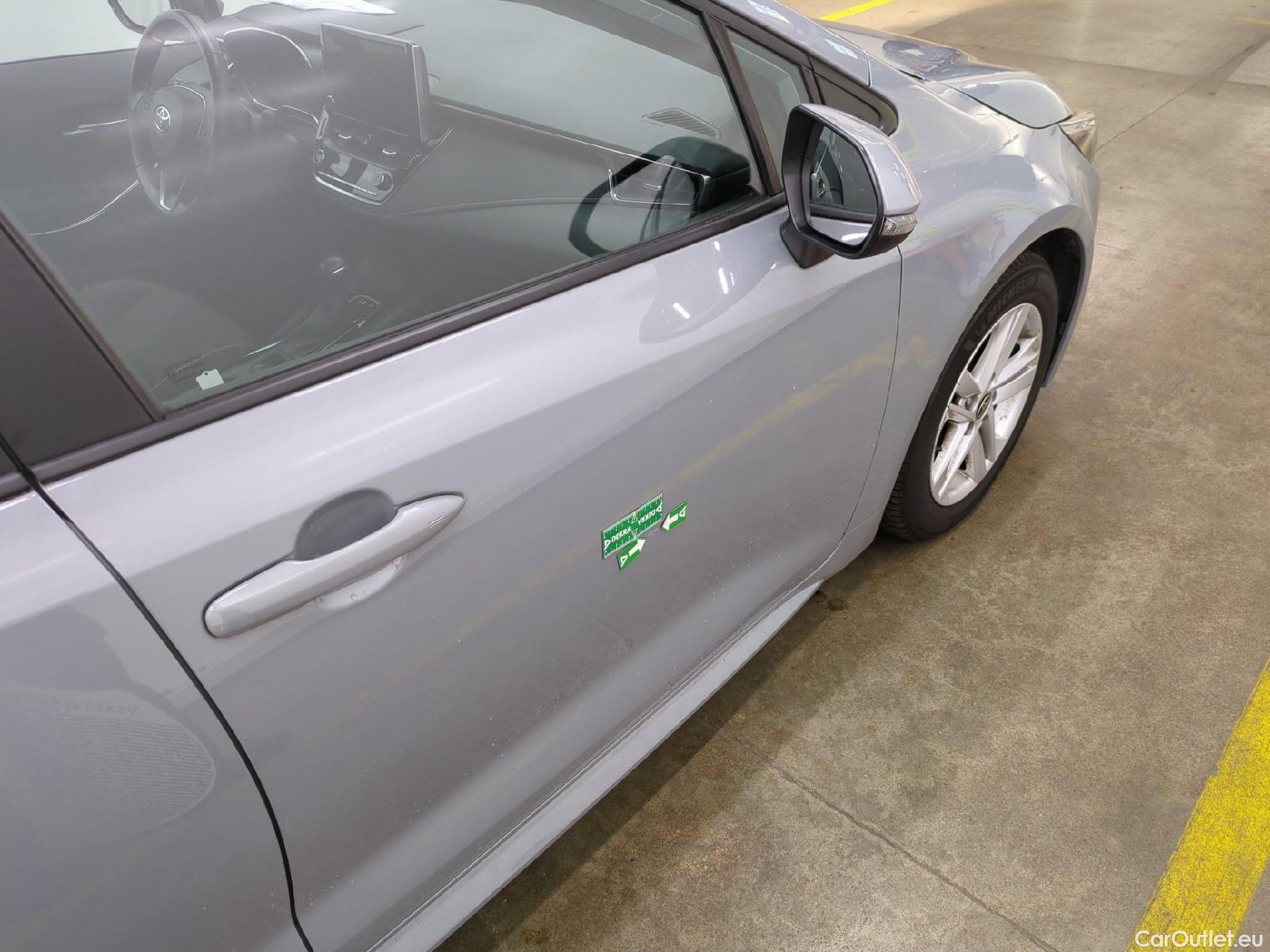  Toyota  Corolla TOYOTA  / 2018 / 5P / Berline Hybride 122h Dynamic Business Beyond Zer #14