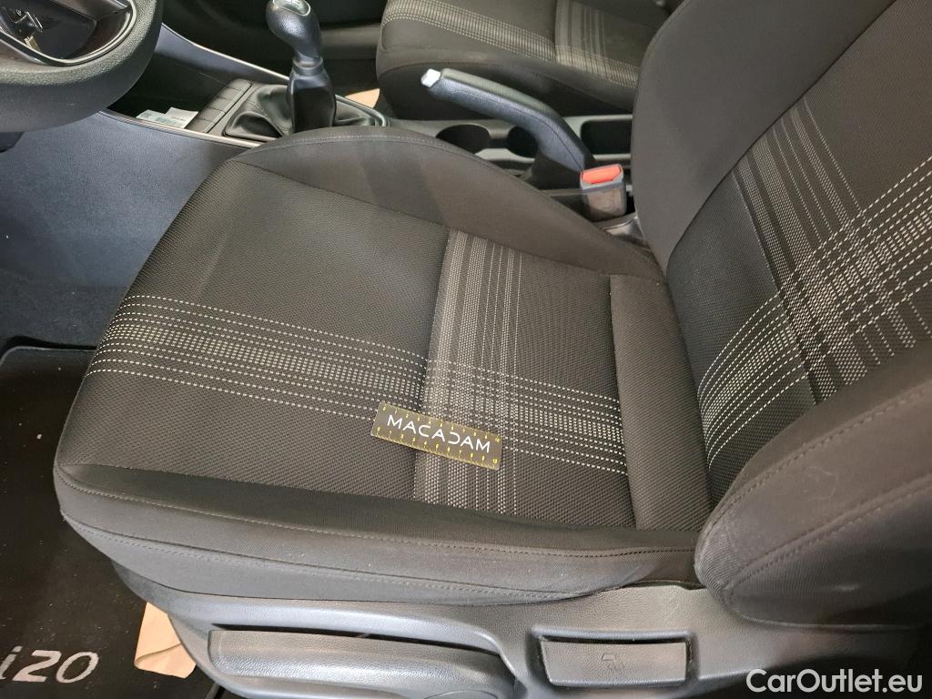  Hyundai  i20  Initia 1.2 85CV BVM5 E6d #21