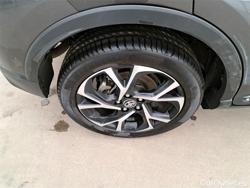  Toyota  C-HR  5p SUV 1.8 HYBRIDE 122 GRAPHIC
 #70