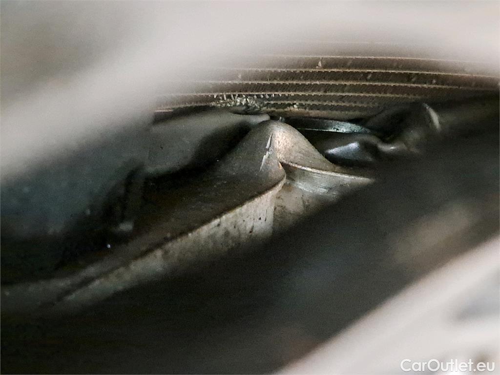  Toyota  C-HR  5p SUV 1.8 HYBRIDE 122 GRAPHIC
 #32