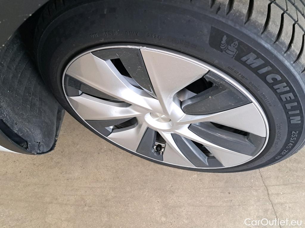  Tesla  Model Y TESLA  / 2020 / 5P / SUV Grand Autonomie Dual Motor AWD #24